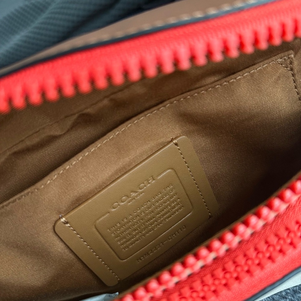 Coach Tan and Red Men’s Bag - Picture 5 of 7